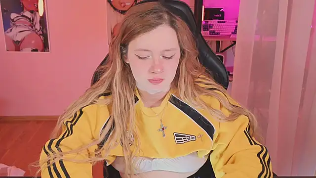 carolina elf online show from April 18, 2026, 5:10 am