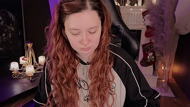 carolina elf online show from December 3, 2025, 9:42 am