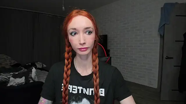 Snapshot of Roxy_Silver chatting on November 18, 2025, 8:12 pm Roxy Silver online show from November 18, 2025, 8:12 pm