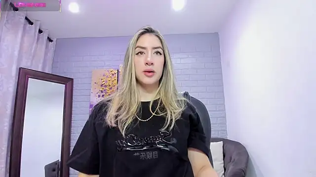 Snapshot of _AlejaCruz_ chatting on January 11, 2026, 5:53 pm AlejaCruz online show from January 11, 2026, 5:53 pm