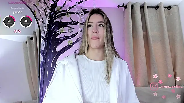 Snapshot of _AlejaCruz_ chatting on February 1, 2026, 12:14 pm AlejaCruz online show from February 1, 2026, 12:14 pm