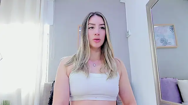 Snapshot of _AlejaCruz_ chatting on January 6, 2026, 7:18 pm AlejaCruz online show from January 6, 2026, 7:18 pm