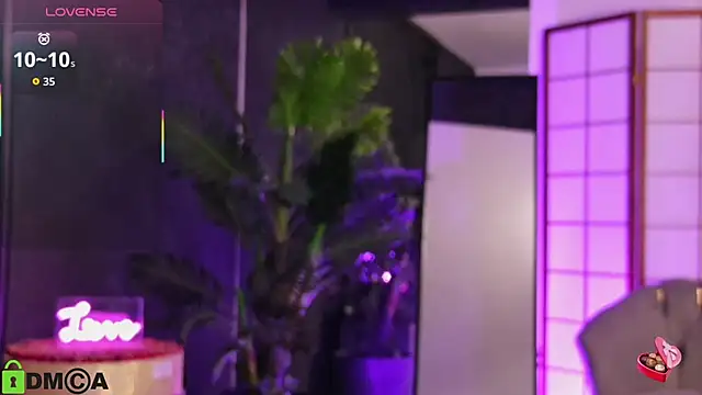 OliviaHawn online show from November 24, 2025, 9:04 pm