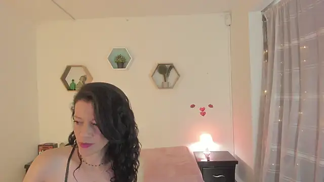 Snapshot of Paloma_victory chatting on May 1, 2026, 3:17 pm Paloma victory online show from May 1, 2026, 3:17 pm