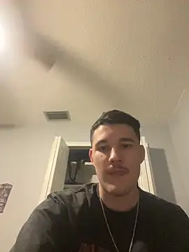 Snapshot of Shaded24 chatting on December 3, 2025, 6:57 am Shaded24 online show from December 3, 2025, 6:57 am