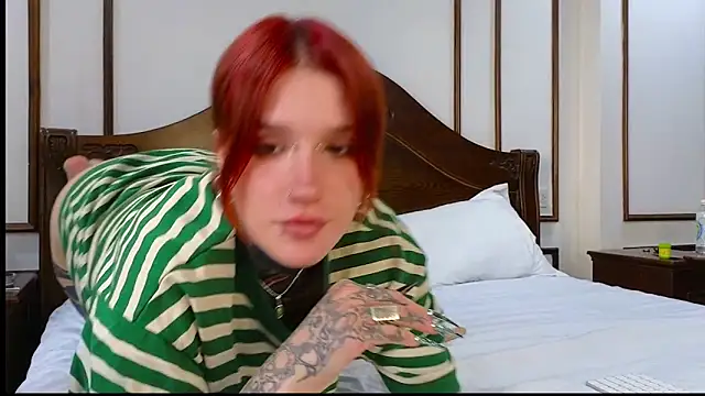 Snapshot of SophieInkk chatting on April 30, 2026, 1:34 am SophieInkk online show from April 30, 2026, 1:34 am