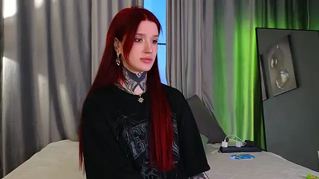 Snapshot of SophieInkk chatting on March 30, 2026, 2:35 am SophieInkk online show from March 30, 2026, 2:35 am