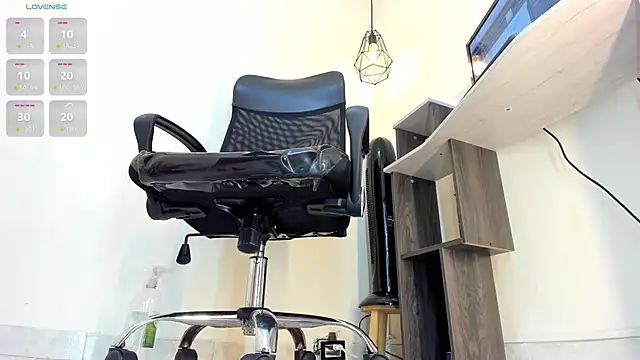 victoria Christie online show from September 17, 2025, 10:17 am