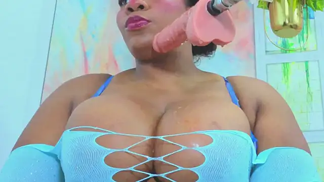 Snapshot of Idiris_big chatting on February 13, 2026, 3:45 pm Idiris big online show from February 13, 2026, 3:45 pm