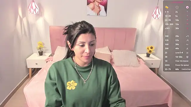 Snapshot of tiffani__love chatting on March 17, 2025, 1:39 pm tiffani love online show from March 17, 2025, 1:39 pm