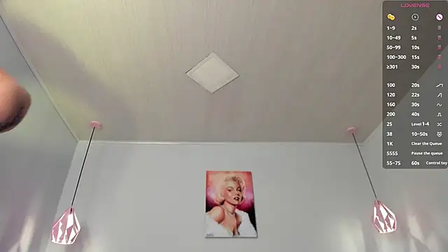 Snapshot of tiffani__love chatting on March 13, 2025, 6:45 pm tiffani love online show from March 13, 2025, 6:45 pm