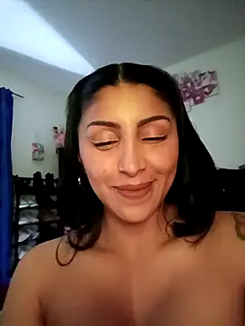 Snapshot of tiffani__love chatting on September 22, 2025, 2:50 am tiffani love online show from September 22, 2025, 2:50 am