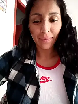 Snapshot of tiffani__love chatting on September 19, 2025, 12:20 pm tiffani love online show from September 19, 2025, 12:20 pm