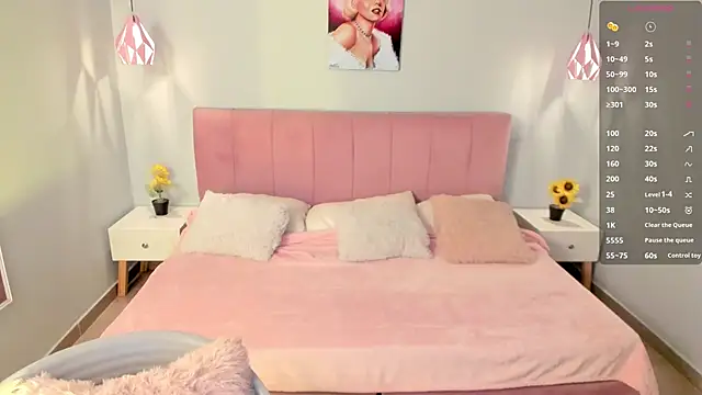 Snapshot of tiffani__love chatting on March 18, 2025, 12:06 pm tiffani love online show from March 18, 2025, 12:06 pm