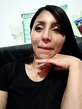 tiffani  love online show from December 21, 2025, 3:19 am