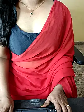 Snapshot of Nithya_05 chatting on December 19, 2025, 5:04 pm Nithya 05 online show from December 19, 2025, 5:04 pm