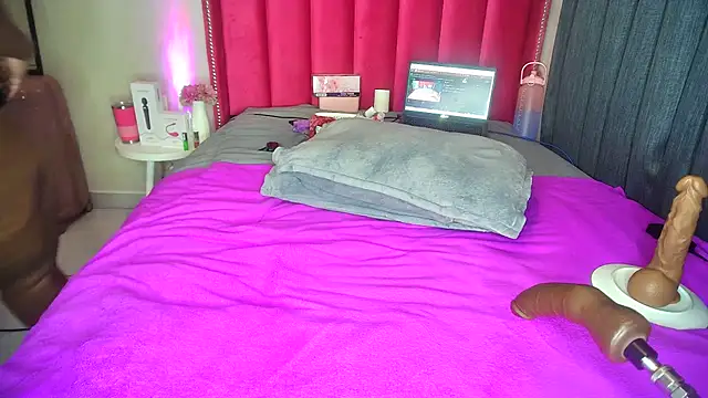 Snapshot of YummyThick_Yanaya chatting on June 30, 2026, 10:43 pm YummyThick Yanaya online show from June 30, 2026, 10:43 pm