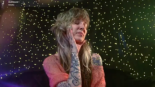 Littlespacemouse online show from April 22, 2026, 11:17 am