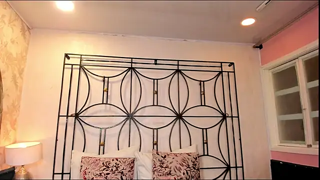 Snapshot of nahomi_sweett chatting on October 6, 2025, 11:00 am nahomi sweett online show from October 6, 2025, 11:00 am