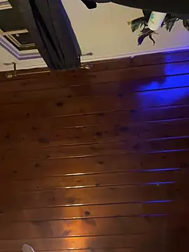 Snapshot of Satans_Play chatting on February 27, 2025, 4:02 am Satans Play online show from February 27, 2025, 4:02 am