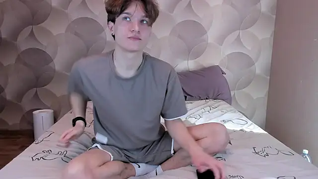 Ian Flor online show from April 10, 2026, 11:17 am