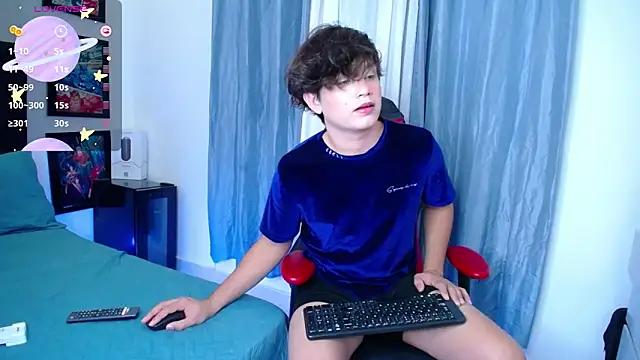 Snapshot of andyboy- chatting on February 16, 2025, 12:30 am andyboy- online show from February 16, 2025, 12:30 am