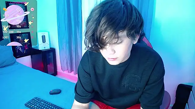 Snapshot of andyboy- chatting on March 12, 2025, 1:03 am andyboy- online show from March 12, 2025, 1:03 am