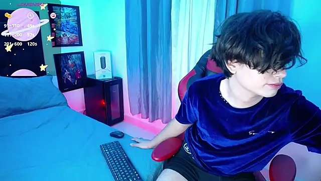 Snapshot of andyboy- chatting on March 23, 2025, 3:43 am andyboy- online show from March 23, 2025, 3:43 am