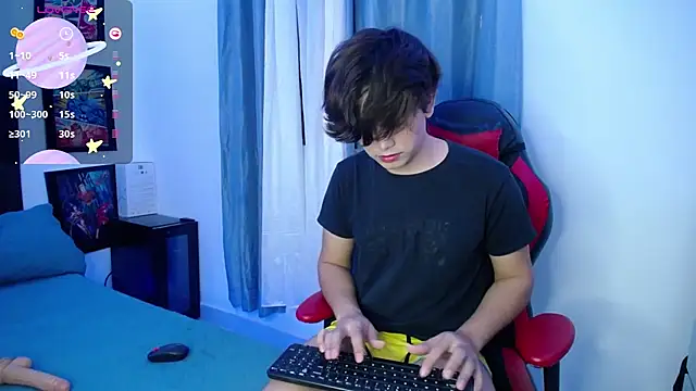 Snapshot of andyboy- chatting on February 27, 2025, 10:09 pm andyboy- online show from February 27, 2025, 10:09 pm