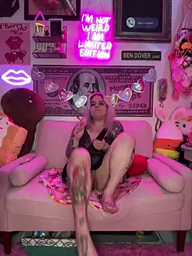 Snapshot of CherryBombBomb chatting on February 14, 2025, 6:34 am CherryBombBomb online show from February 14, 2025, 6:34 am