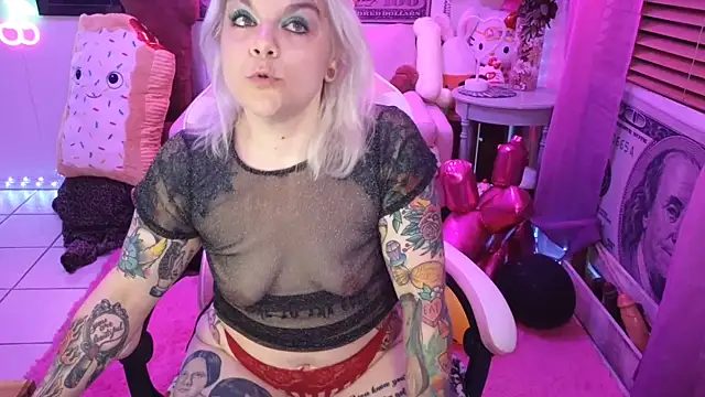 Snapshot of CherryBombBomb chatting on March 2, 2025, 7:21 am CherryBombBomb online show from March 2, 2025, 7:21 am