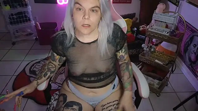 Snapshot of CherryBombBomb chatting on January 10, 2025, 6:09 am CherryBombBomb online show from January 10, 2025, 6:09 am