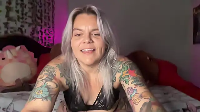 CherryBombBomb online show from July 24, 2026, 4:52 am