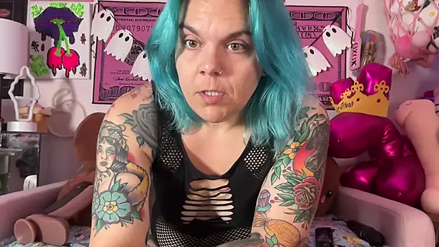 Snapshot of CherryBombBomb chatting on September 26, 2025, 6:20 am CherryBombBomb online show from September 26, 2025, 6:20 am