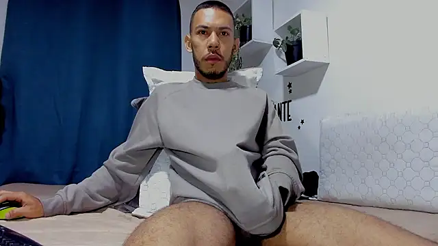 Aronxxs online show from March 5, 2026, 9:17 am