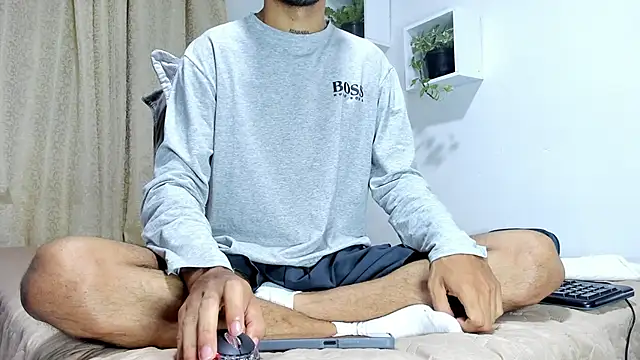 Snapshot of Aronxxs chatting on March 3, 2025, 10:17 am Aronxxs online show from March 3, 2025, 10:17 am