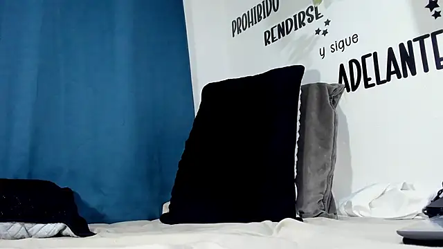 Snapshot of Aronxxs chatting on November 24, 2025, 9:20 am Aronxxs online show from November 24, 2025, 9:20 am