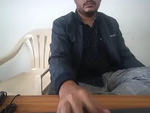 Snapshot of naughtymike0007 chatting on October 28, 2025, 5:08 am naughtymike0007 online show from October 28, 2025, 5:08 am