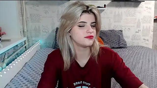 AleksandraFlores online show from March 26, 2026, 11:13 pm