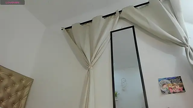 Alessiiaa  online show from November 22, 2025, 1:43 pm