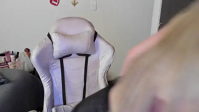 Snapshot of Andreina_Suann chatting on November 11, 2025, 11:38 am Andreina Suann online show from November 11, 2025, 11:38 am