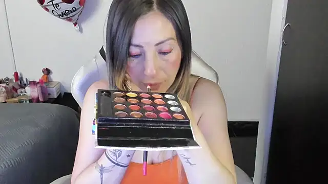 Snapshot of Andreina_Suann chatting on September 17, 2025, 11:34 am Andreina Suann online show from September 17, 2025, 11:34 am