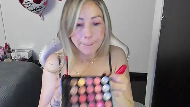 Snapshot of Andreina_Suann chatting on September 27, 2025, 12:11 pm Andreina Suann online show from September 27, 2025, 12:11 pm