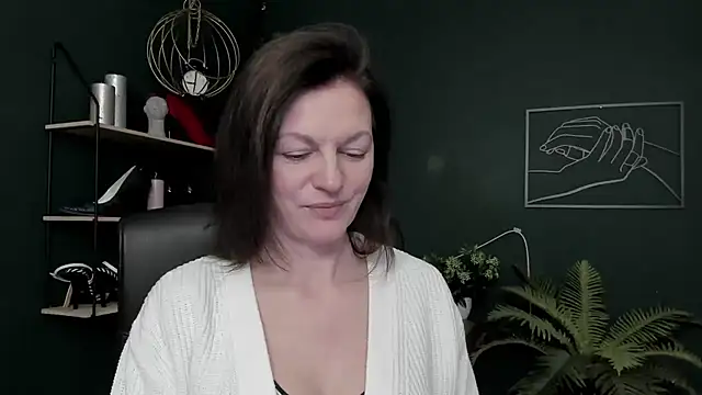 VivianWILD online show from February 7, 2026, 7:05 am