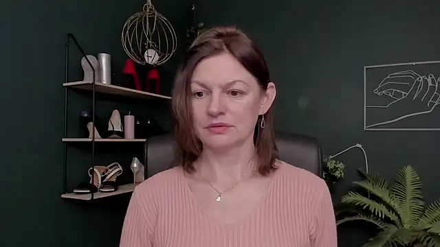 Snapshot of VivianWILD chatting on December 2, 2025, 6:48 am VivianWILD online show from December 2, 2025, 6:48 am