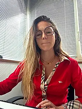 Snapshot of lucie_mehott chatting on June 4, 2026, 7:57 am lucie mehott online show from June 4, 2026, 7:57 am