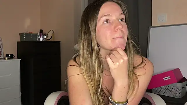 lucie mehott online show from March 31, 2026, 7:38 pm