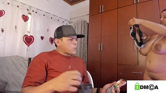 Snapshot of loreth_J chatting on October 1, 2025, 8:35 pm loreth J online show from October 1, 2025, 8:35 pm