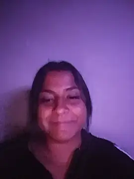 Giselabrunette25 online show from May 19, 2026, 1:56 am