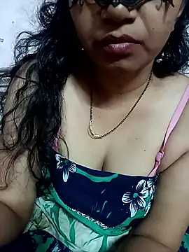 Snapshot of Hotanita99 chatting on January 11, 2026, 6:37 pm Hotanita99 online show from January 11, 2026, 6:37 pm